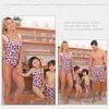 Maillots de bain léopard famille correspondant vêtements tenues mère fille maillots de bain maman et moi robe bikini papa fils short de bain 210417