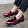 2021 Novo Tendência Azul De Veludo De Veludo Apartamentos Oxford Vestido Sapatos Para Homens Mocassins Formal Calçados Formal Zapatos Hombre