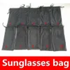 Schwarze Taschen Sonnenbrillen Taschen Marke Sonnenbrillen Zubehör 10 Stile Optionen Luxusanzug für normale Größe Mindestbestellmenge = 20 Stück