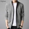 Män Cardigan Vinter Fleece Man Tröjor Zipper Högkvalitativ Slim Strikkad 3XL Outwear Daily Smart Casual Koreansk Trendig Chic Cozy Y0907