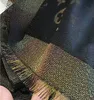 Sciarpa di marca Sciarpa in morbido cashmere sciarpe quadrate jacquard in filo d'oro e argento ad alto colore 140 * 140 cm