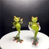 Northeuins Resin Legy Frog Figurines Nordic Creative Animal Standbeelden voor Interior Sculpture Home Desktop Woonkamer Decoratie 210607