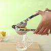 Manuale in acciaio inossidabile Spremiagrumi per frutta per uso domestico Clip per limone Agrumi Verdura Mini Baby Grande gadget da cucina 210628