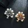 Pins, broches moda simples lenço de seda fivela strass imitação pérolas de árvore de natal broche dupla