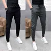 Moda coreana pantaloni solidi pantaloni da uomo di alta qualità primavera autunno pantaloni da uomo slim fit coulisse pantaloni casual da uomo nero / grigio 36-28 hot 210406