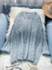 Женские свитеры Легкие вязаные женщины свитер пуловеры осенью свободно выдолбленные из-за сладкого стиля женские вытягивает верхние вершины