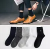 Chaussettes de coton pur printemps respirant sweat-absorbant gentleman style style chaussettes de sport haute qualité chaussettes hommes, 10pcs = 5 paires