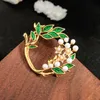 Pins, broscher Trendy Green Enamel Leaves Brosch Peace Olive Branch Pins for Women Dress Smycken Tillbehör Partihandel