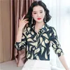 Mode coréenne Soie Femmes Blouses Bureau Lady Feuille Motif Chemise et Blouse Satin Femmes Tops Plus Taille XXXL 210531