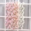Dekorativa blommor kransar 1,8 m körsbärsblommor Konstgjord vinstockar hängande pedant för bröllops bågvägg hem
