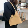 HBP # 137 Pretty Casual Handbag Ladie Purse Cross Body Bag Placering Multicolor Fashion Woman Shoulder Väskor Varje plånbok kan anpassas