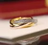 2021 Collier pendentif de forme ronde de qualité de luxe avec diamant en deux couleurs, ensemble de bagues plaquées pour femmes, bijoux de mariage, cadeau avec boîte à timbres PS4792