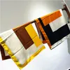 Manuell hand rullad twill siden halsduk kvinnor geometriska bokstäver fyrkantiga halsdukar echarpes foulard femme wrap lady bandana hijab 90cm 90c234d