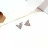 Full Crystal Zirconia CZ Stud örhängen Mode V bokstavstriangel Söt lysande diamantörhänge smycken present