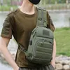 Miltitär taktisk axelväska utomhus armé airsoft molle ryggsäck fiske jakt camping vandring nylon bröst sling väska packar q0721