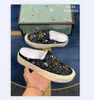 Två typer Kvinnor Casual Shoes Outdoor Luxury Designers Canvas Sneaker Fashion Platform Flat Andningsbara Trainers Sneakers
