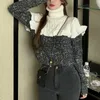 Peut-être U Femmes Pull Turtle Neck Pull à manches longues Casual Pull d'hiver Gris Blanc Patchwork Câble à volants M0302 210529