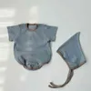 Sommar baby kläder set solid färg kort-ärm romer söt spädbarn pojke och tjej triangel jumpsuit med hatt 210515