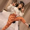 女の子の春の服2021韓国スタイルのファッショナブルな子供用と秋のサスペンダーは、女性の2ピースパンツに合っています