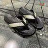 Met doos 2021 Hoge kwaliteit heren strand slippers zomer mode brede platte sandalen casual flip flop formaat 38-45