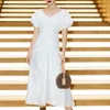 高品質のカジュアルなエレガントな女性セクシーなVネックホワイトドレス夏のファッション半袖フランスのビンテージパーティー210506