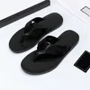 2021 Moda Sandali in pelle morbida nera Muli Api Estati Slide Sandali a catena piatta scivolosi Sandali da spiaggia casual con cinturino largo a T con scatola