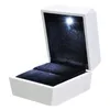 Smycken Boxar Ringlåda med LED Light för engagemang Bröllopsfönster Visa gåvor Vit F1215 US Stock Snabb leverans