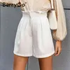 BerryGo Volants Fermeture à glissière Solide Loose Femmes Shorts Taille haute Streetwear Blanc Court Casual Summer Bottom Femme Street 210331