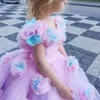 Robe de bal mignonne robes de fille de fleurs voltiges combinées colorées colorées à la main pour bébé concours de concours de concours personnalisent la première fête de communion Wedding Wear 0509