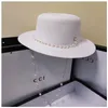 Breite Krempe Hüte 2021 Sonnenhut für Frauen Stroh Flache Top Perle Kette Fedoras Ladys Sommerkappe Visiere Elegante Vintage