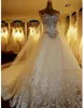 Cristallo di lusso 2021 A-Line Abiti da sposa Cattedrale di pizzo Pizzo-up Indietro Abiti da sposa Innamorato Appliques Perline Giardino Set gratuiti