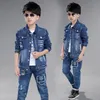 Mode Teenage Boys Denim Kläder Ställ Höst Barn Jeans Coat And Pants Baby Boy Sport Coats Passar 20220302 H1