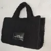 Borsa tote in velluto di agnello finto Autunno e inverno Panno di lana da donna Borsa vintage di grande capacità Borsa a spalla singola semplice M255D