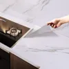 Nytt modernt kök klistermärken Vattentät oljebeständig klassisk marmormönster väggklistermärken Skydda skrivbordet One Piece Självhäftande