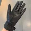 Luxury Sheepskin Leather Gloves For Women with Box High Quality Designer Rivet Belt äkta Leathers Glove Fleece Inside Ladies To6247367