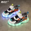 meninos lideraram sapatos iluminados