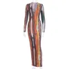 BOOFEENAA Stripe Tie Dye Print Sexig Maxiklänning Våren 2021 Casual Lång Klänning Kvinnor Nattklubb Långärmade Bodycon Klänningar C70CC31 X0521