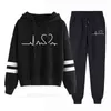 Kvinnor Tracksuits Höst Vårkläder Kvinnliga kostymer 2 stycken Set Hooded Sweatshirts och Black Pants Casual Outfits Kärlek Skriv ut 211126