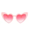 패션 여성 타원형 하트 스타일 고양이 눈 선글라스 하트 렌즈와 간단한 컬러 솔리드 프레임 11 색 도매