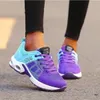 Classic Women Casual Sneakers Andningsbar Casual Outdoor Light Vikt Sportskor Casual Walking Sneakers Tenis Feminino Sko KKU8890