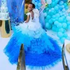 2021白と青のColoful Tier Flower Girls Dresses Puffy Tule Rufflesスカート子供の誕生日パーティーガウン羽毛の子供たちがドレス