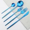 30 st White Gold Bestick Set 304 Rostfritt Stål Konstnärer Satser Väskor Kniv Dessert Fork Coffe Spoon Kök Porslin T9i001265