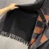 Womens Cape 가을 패션 여성 목욕 가운 코트 겉옷 겨울 코트 4 스타일 편지 패턴 Trendy Lady Streetwear