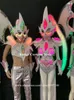 Décoration de fête BV6 Modèle porte des costumes éclairés par LED RVB Coloré Lumineux Femme Perform Robe Armure Body Glowing Outfit Disco Show Ba
