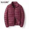 Quanbo Mäns Lätta Packerbara Down Jacket Andningsbar Puffy Coat Vattenbeständig 2021 Ny toppkvalitet Manlig Puffer Jacket Y1103