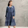 Johnature Vintage Denim Dress Kobiety Ubrania Jesień Luźne Wypoczynek V-Neck Rękaw Lampion Zwięzły Ruffles Damskie sukienki 210521