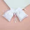 10pcs ornamento pacchetto di raso borse disegnabili giallo / grigio / bianco / nero sacchetto di immagazzinaggio con coulisse sacchetti di gioielli per il regalo della festa nuziale