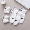 Femmes hommes lettre coton chaussettes noir blanc décontracté respirant cheville chaussette avec étiquette cadeau pour amour ami entier 7416346