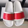 Slipper clássico Venda Bem Borracha Sandálias Slides Floral Brocade Homens Mulheres Moda Chinelos Vermelho Branco Engrenagem Bottoms Casual B2021