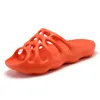 Nya spindelvävla tofflor för kvinnor Eva Non-Slip Shoes Beach Outdoor Street Fashion Men Sneakers Slides Sommar Novelty Couples